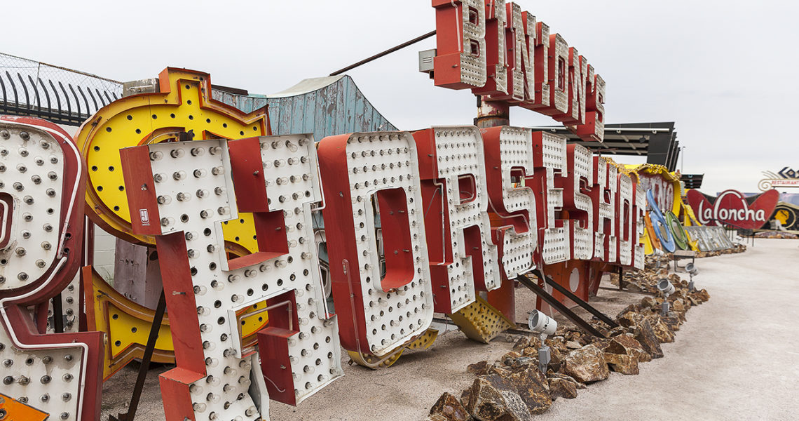 Horseshoe Old Neon Sign